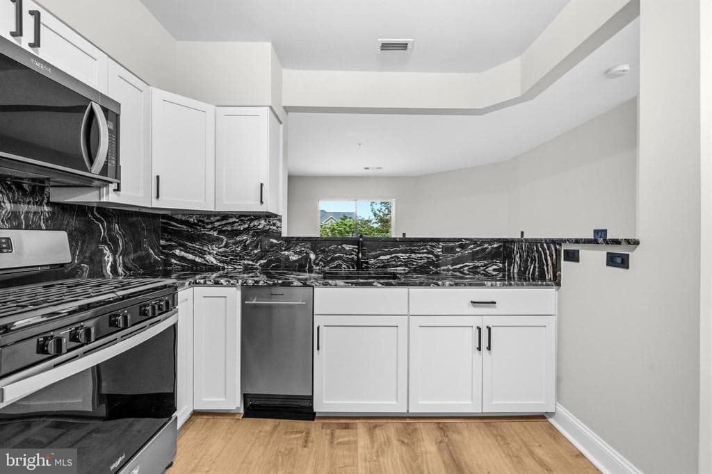 12915 Alton Square #216 photo 1