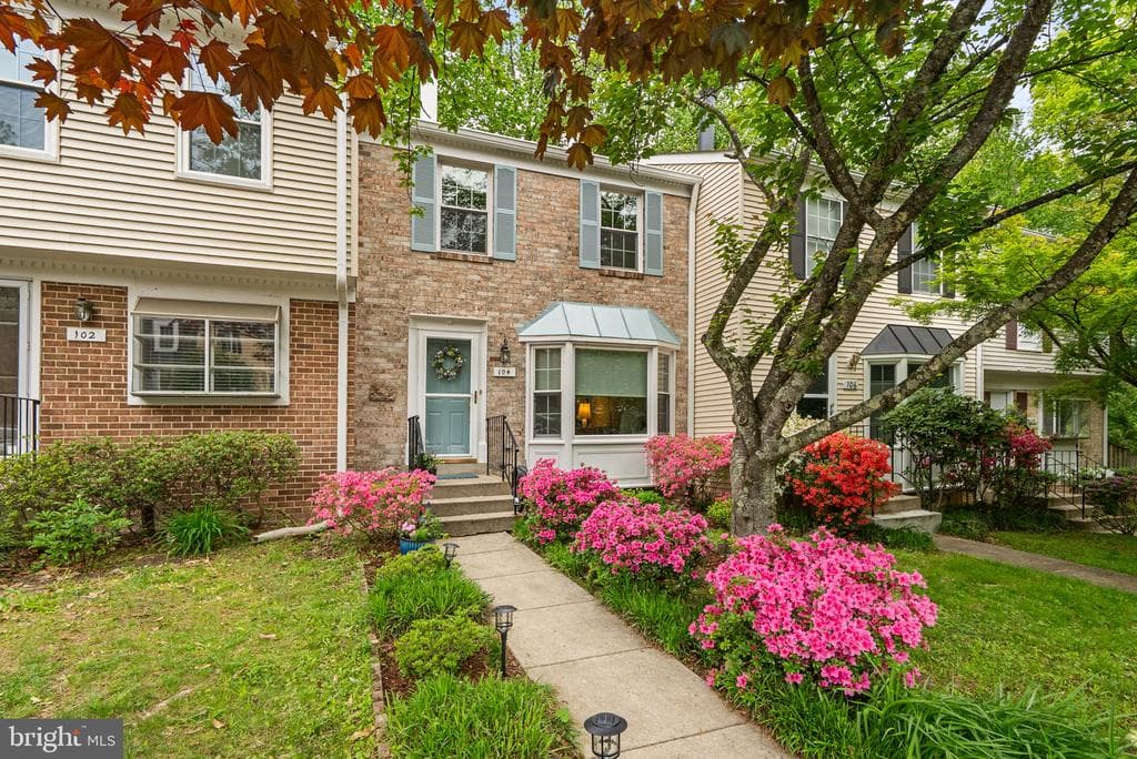 104 Kestrel Court photo 1