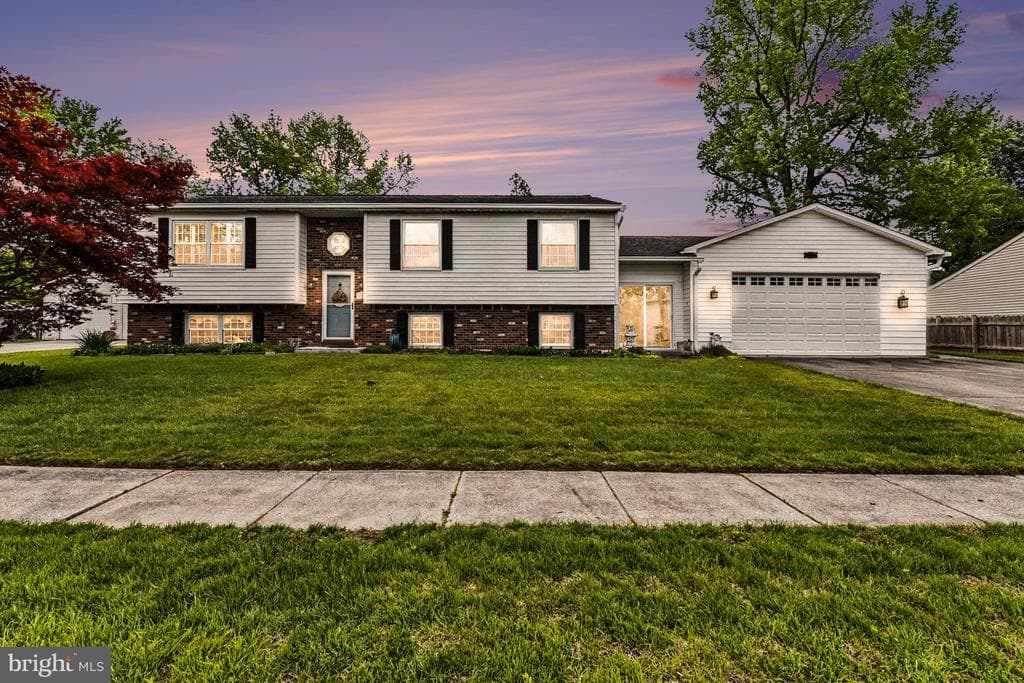 2513 Maple Road photo 1