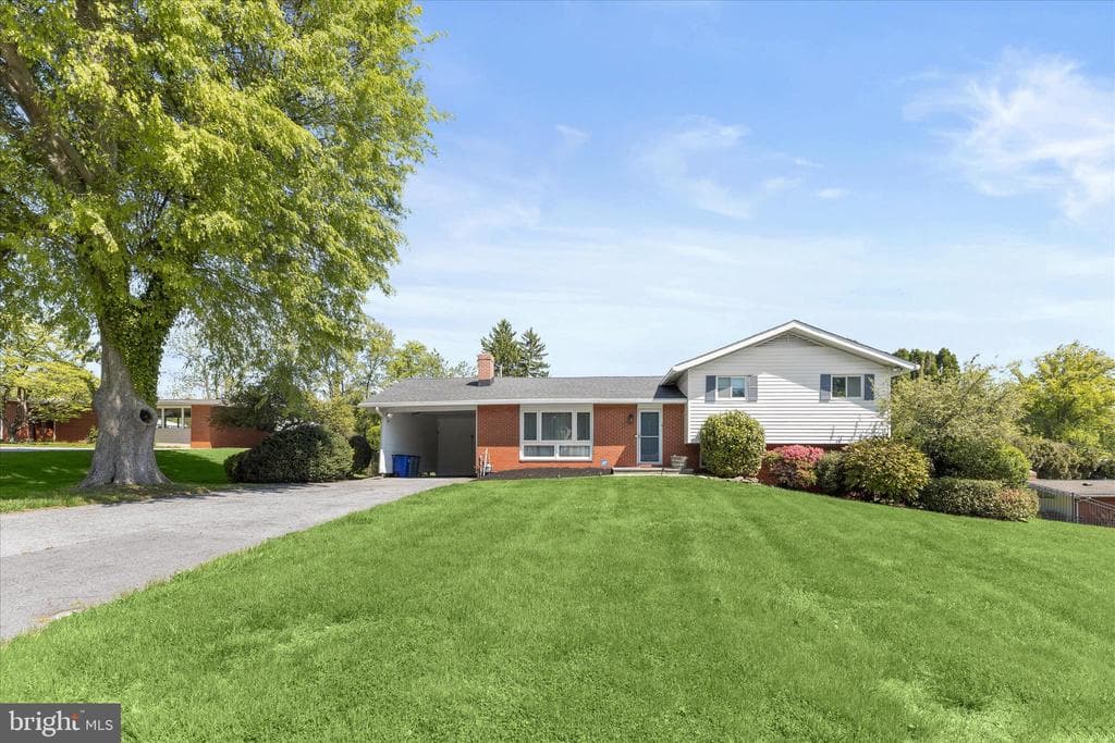 3412 Manor Hill photo 1