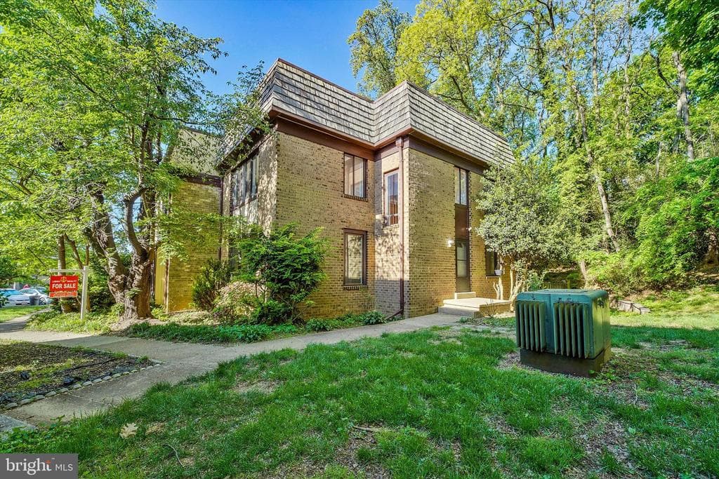 2974 Borge Street photo 1