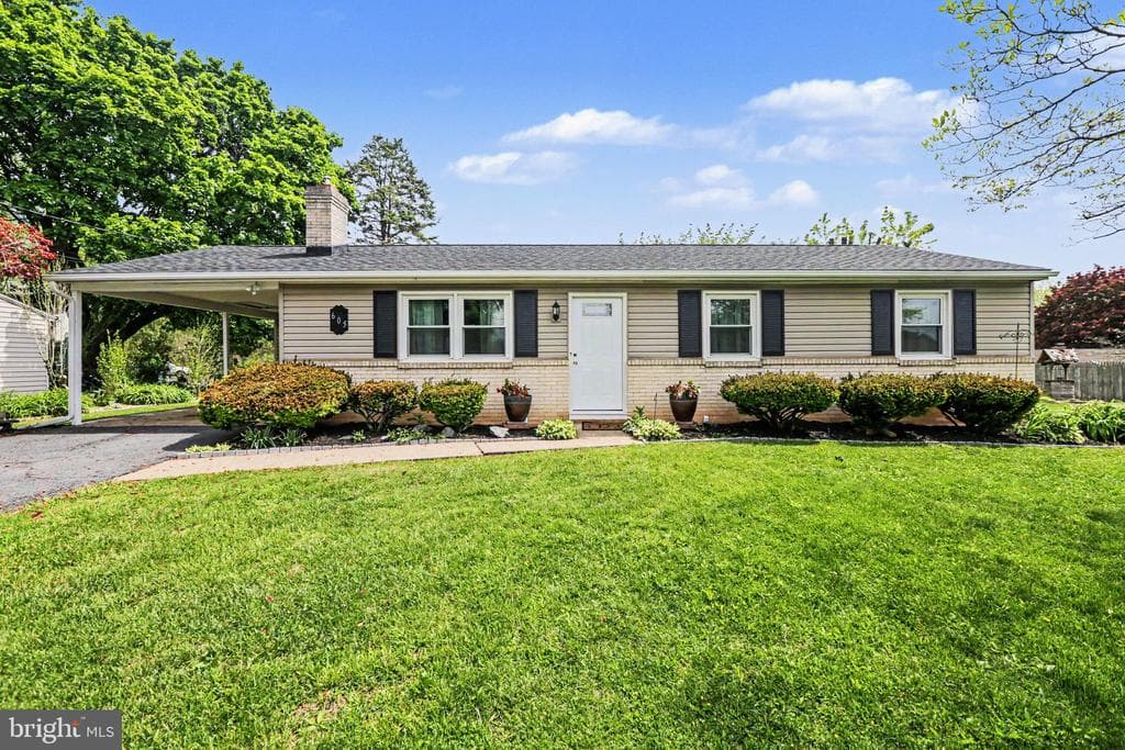 605 Old Grove Road photo 1