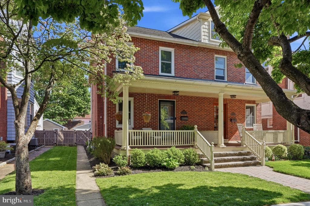 328 Dean Street photo 1