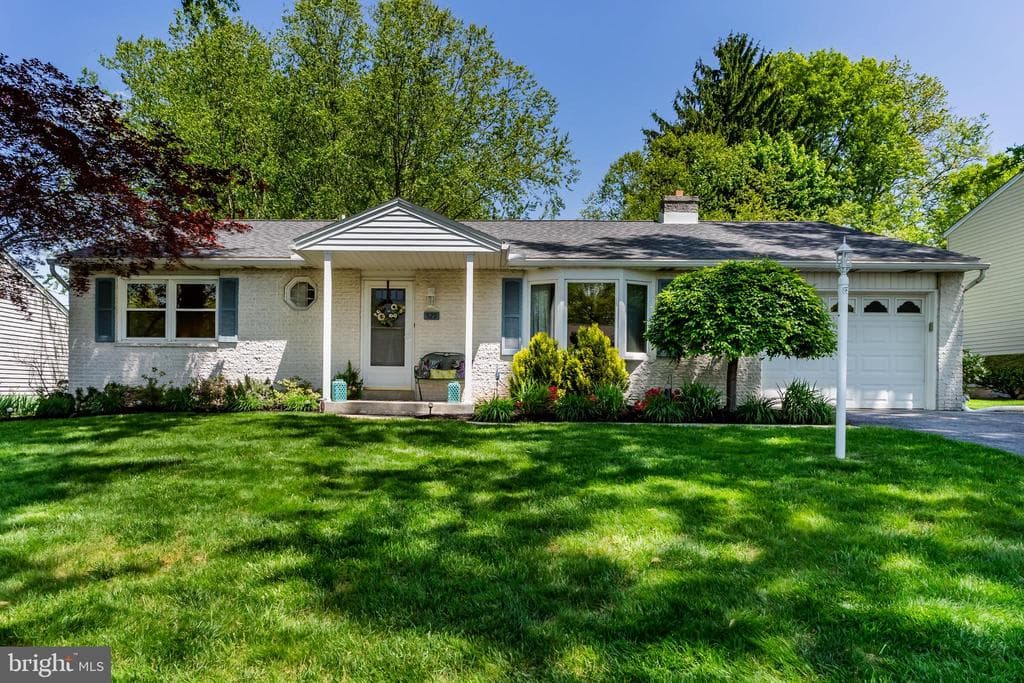 529 Fairway Drive photo 1