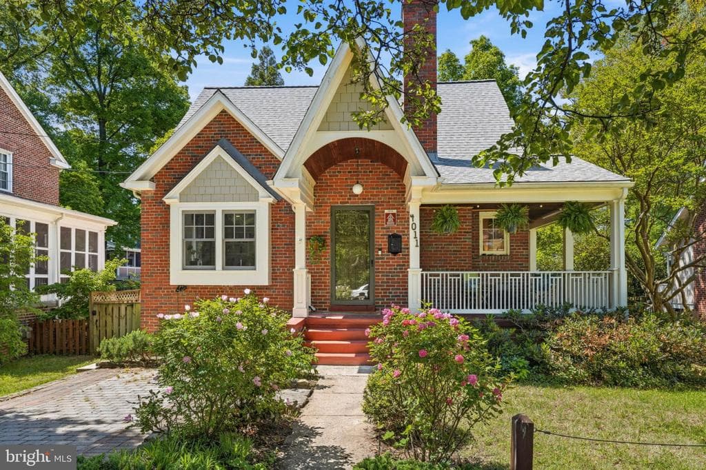 4011 Oglethorpe Street photo 1