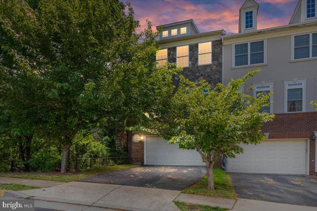 20344 Center Brook Square photo 1