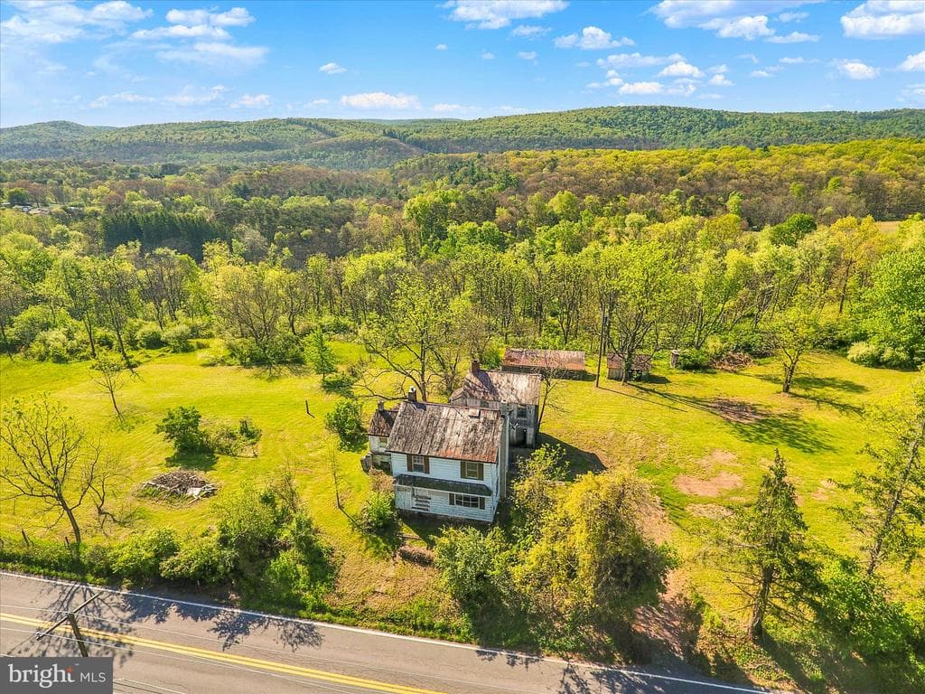 4401 Middle Ridge Road photo 1