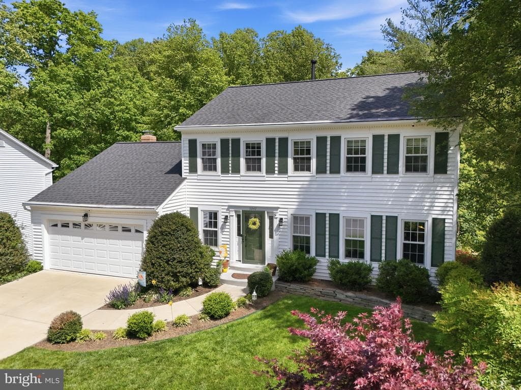 5947 Burnside Landing Drive photo 1