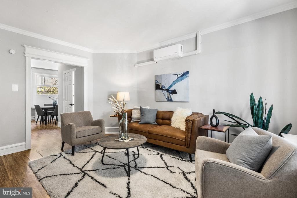 5724 Hunter Street photo 1