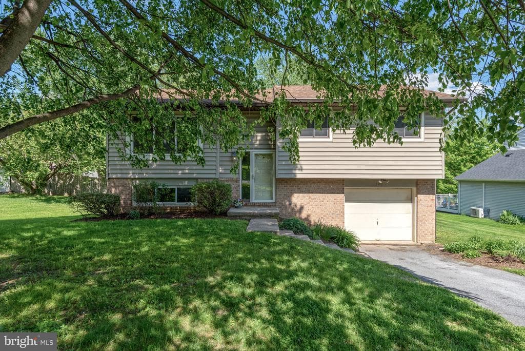 3807 Hillcrest Drive photo 1