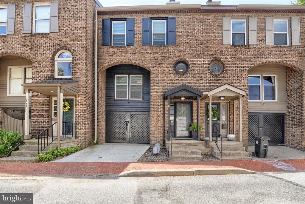 702 Showers Street photo 1