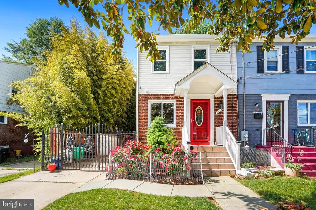 7218 Glenridge photo 1