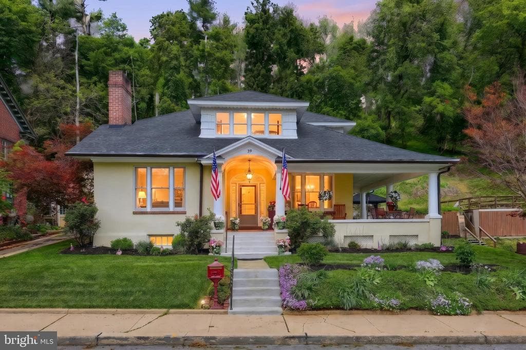 39 Cottage Avenue photo 1