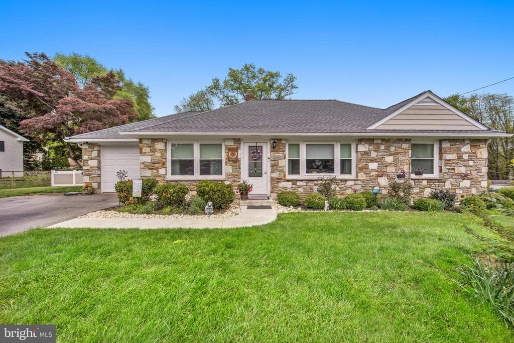 1363 Glen Echo Dr photo 1