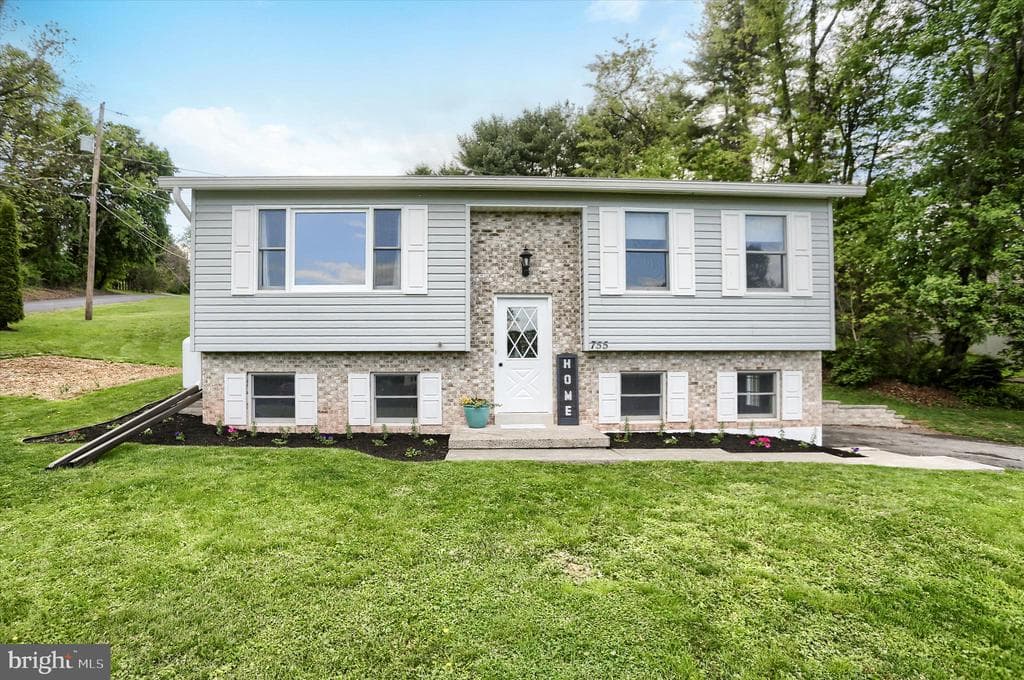 755 Green Hill Drive photo 1