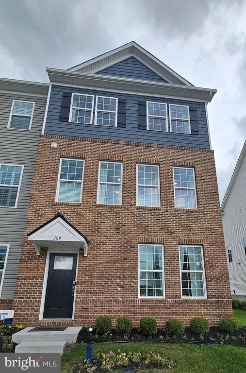 109 Smithworks Boulevard photo 1