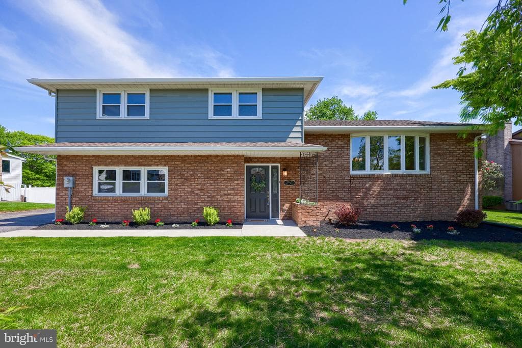 250 Nollyn Drive photo 1