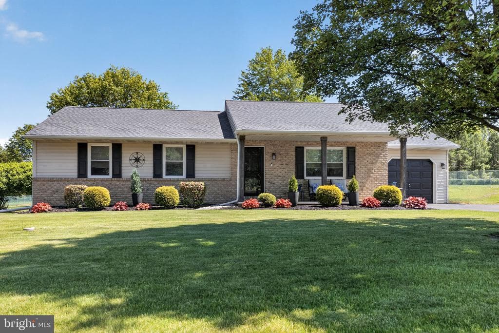 1611 Sleepy Hollow Road photo 1