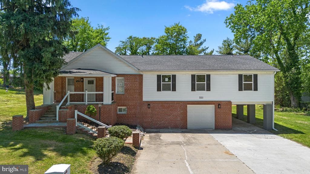 1501 Pine Grove Road photo 1