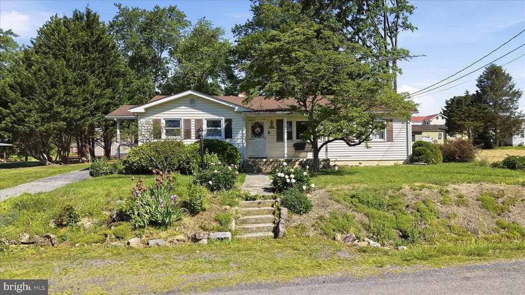 114 Harrison Lane photo 1