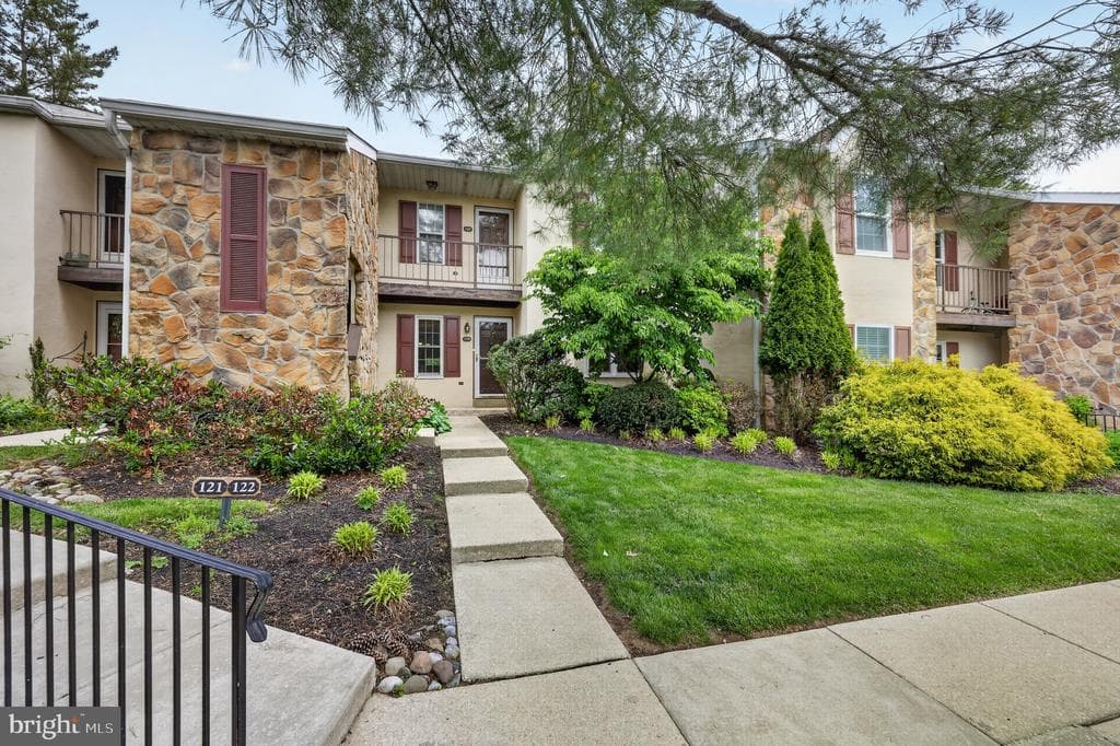 119 Valley Stream Circle #119b photo 1