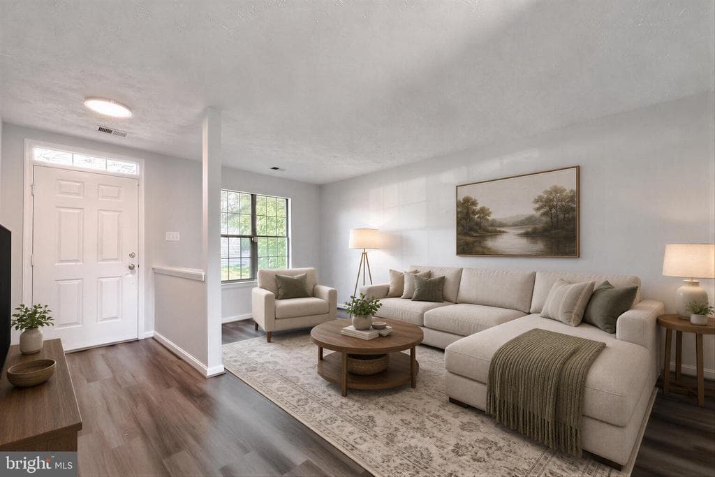 4 Chinaberry Lane photo 1