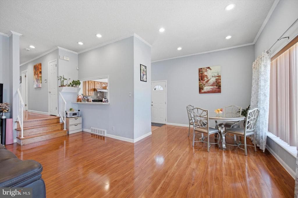 8345 Langdon Street photo 1