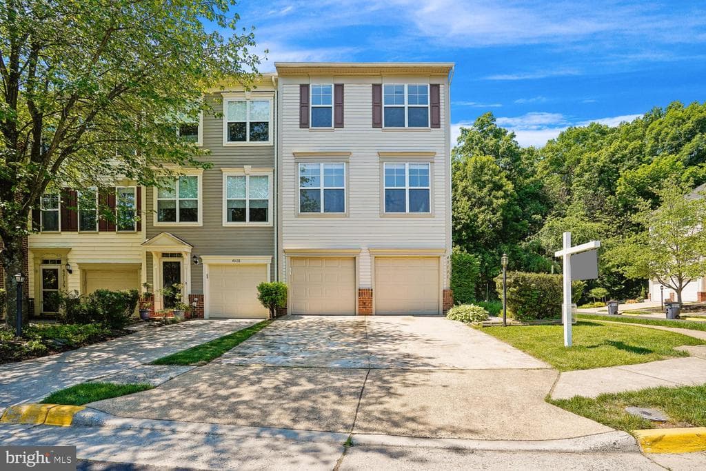 43131 Huntsman Square photo 1
