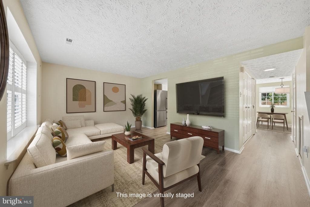 5574 Caithness Court photo 1