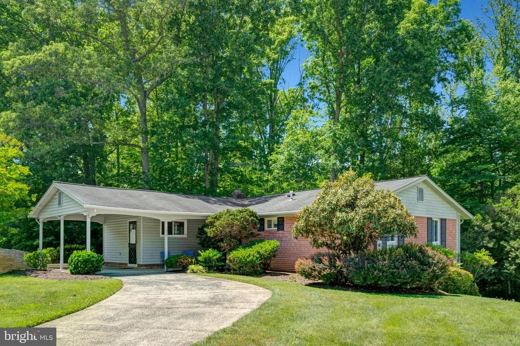 5310 Gainsborough Drive photo 1