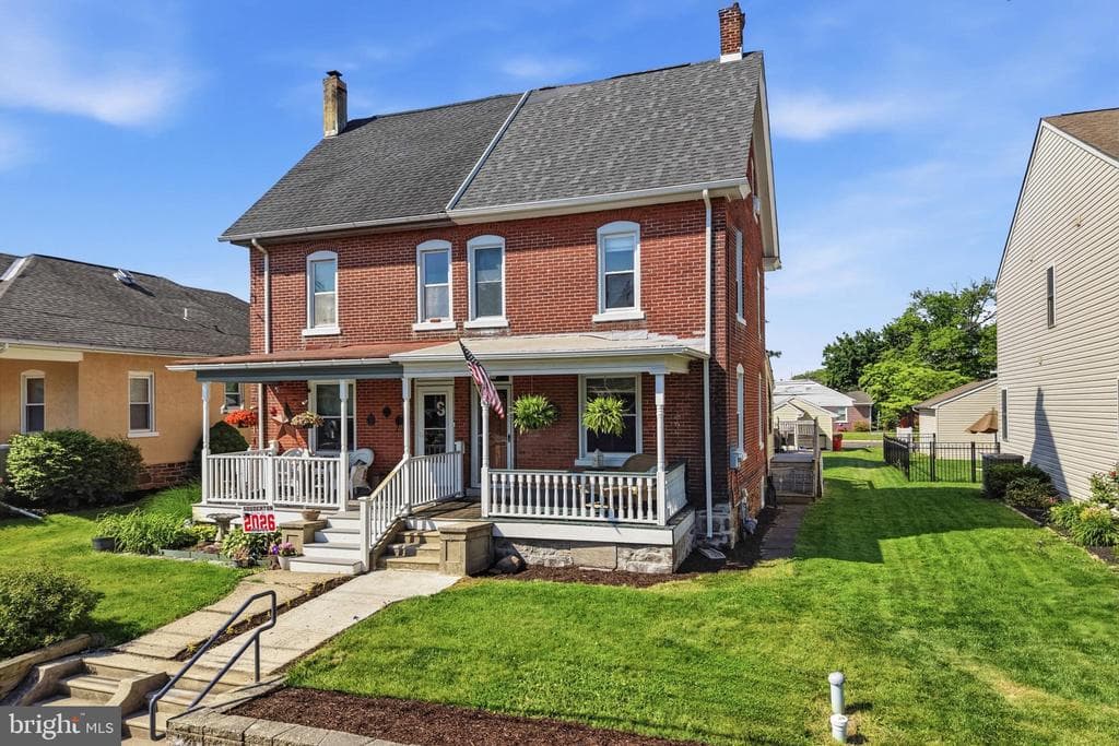 40 Adams Avenue photo 1