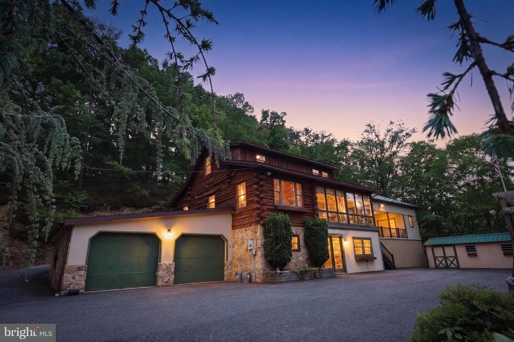 108 Mountain Avenue photo 1