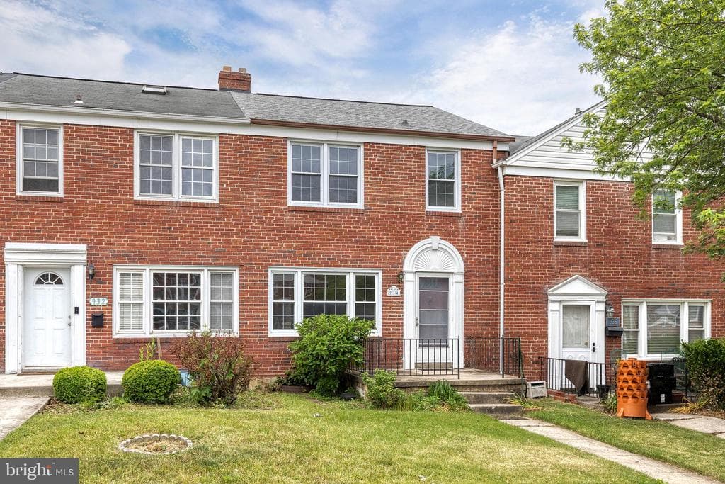 934 Radcliffe Road photo 1