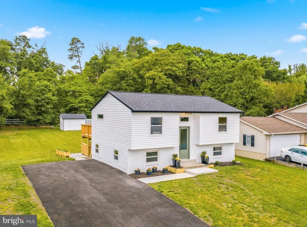 8140 Silo Court photo 1