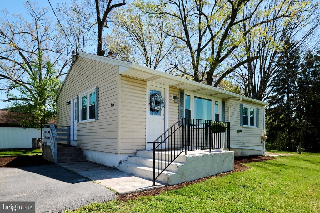 366 Strouse Avenue photo 1