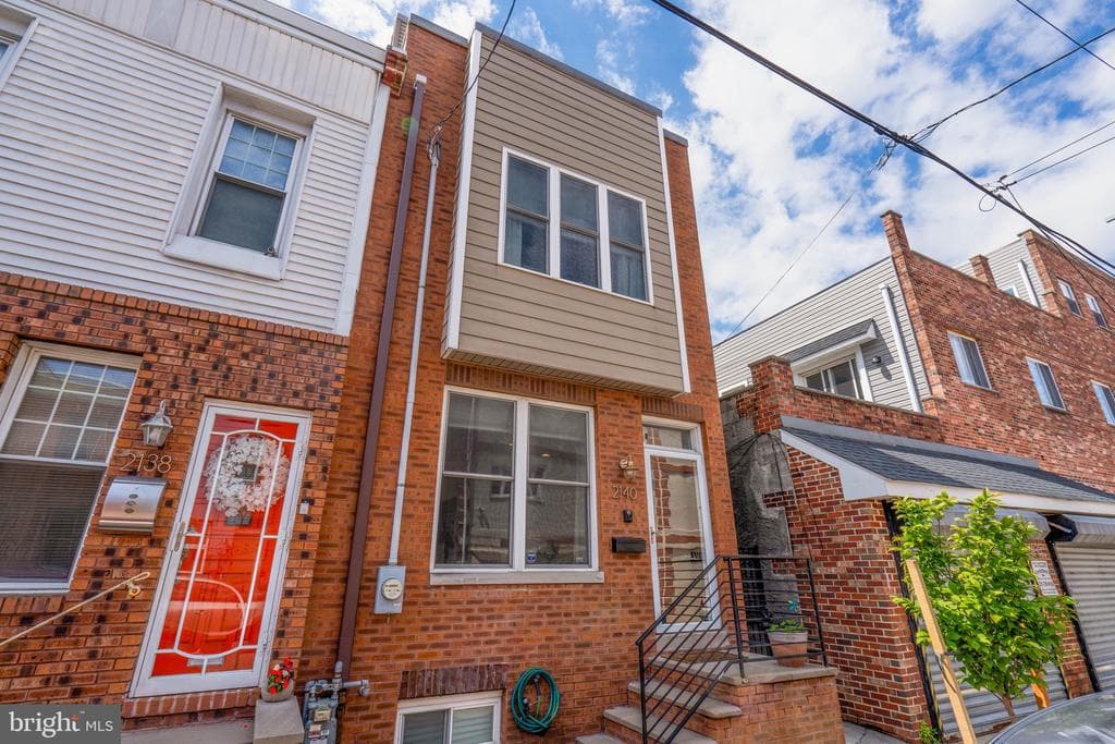 2140 Oakford Street photo 1