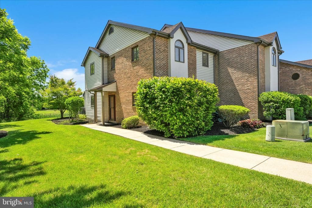 211 Black Oak Drive photo 1