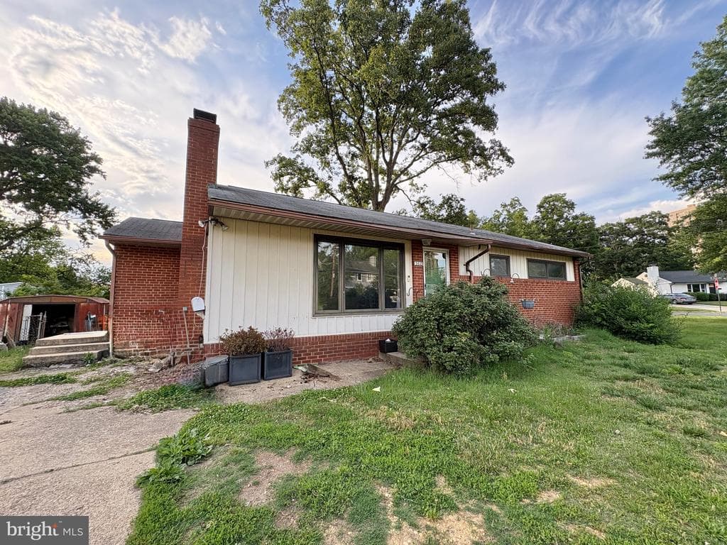 5610 Magnolia Lane photo 1