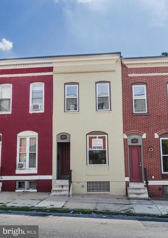 2217 W Baltimore Street photo 1