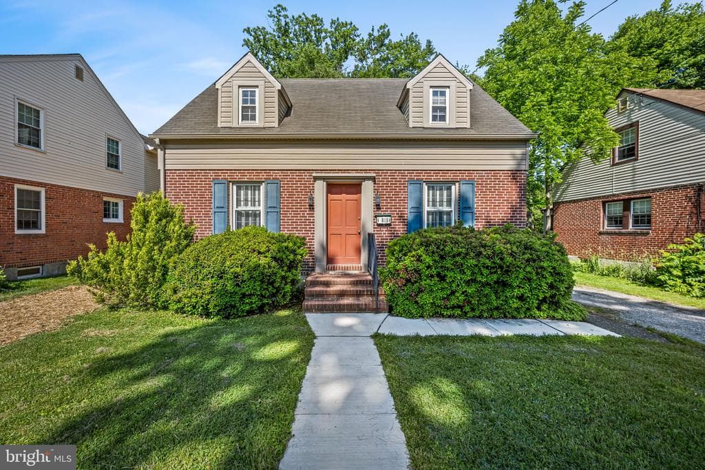 819 Morris Avenue photo 1