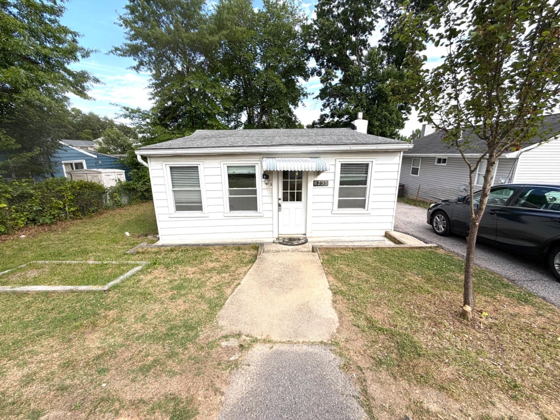 8235 Glen Court photo 1