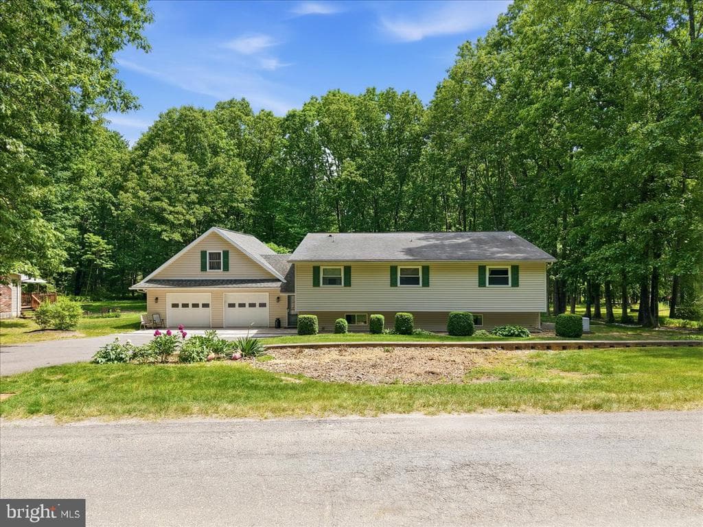 209 E Manor Lane, Lehighton