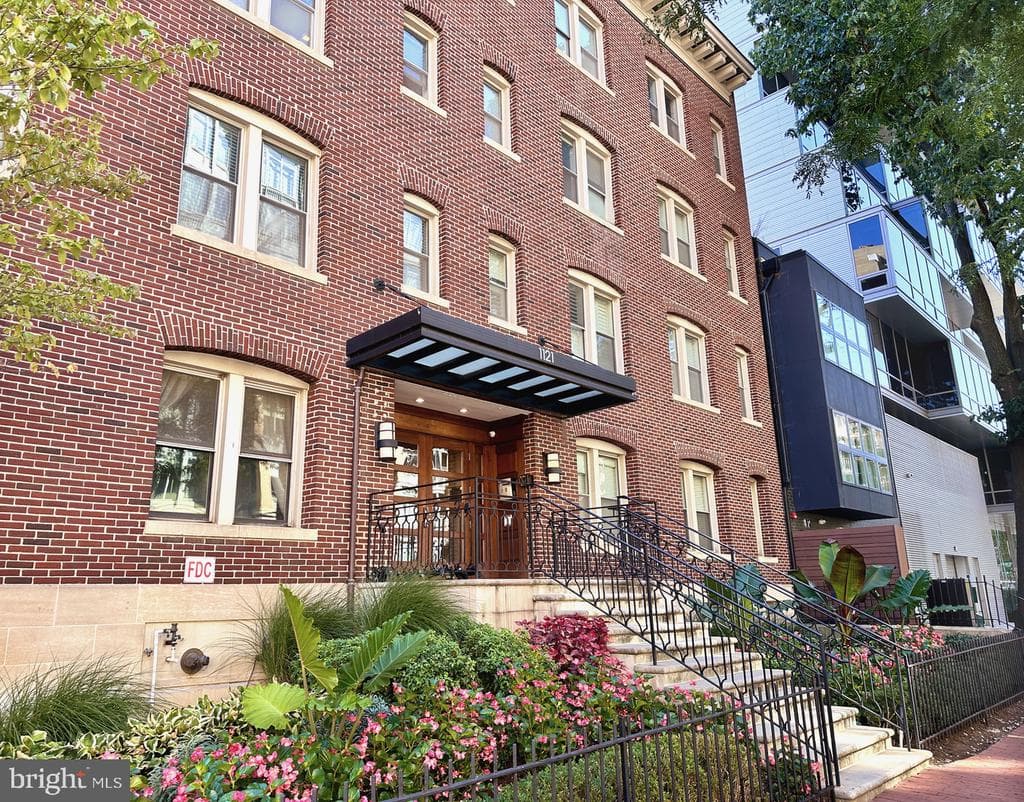1121 24th Street NW #401 photo 1