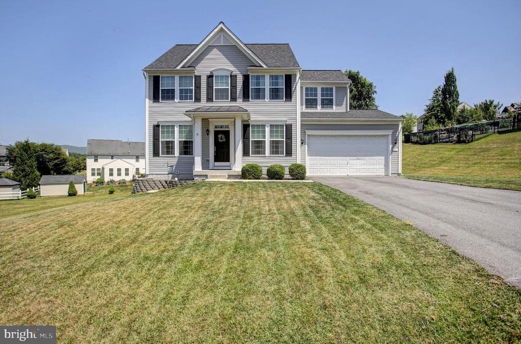 86 Equestrian Drive, Chambersburg