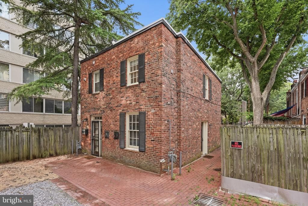 19 Snows Court NW, Washington