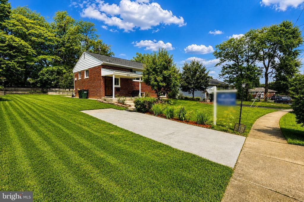 5712 Ash Drive, Springfield