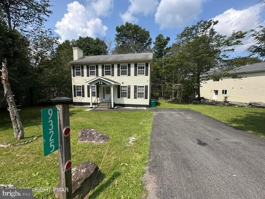 9325 Fairmount Way, Tobyhanna
