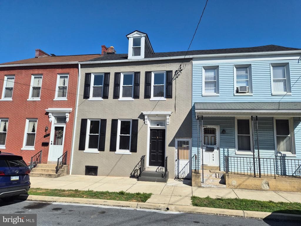 553 Walnut Street photo 1