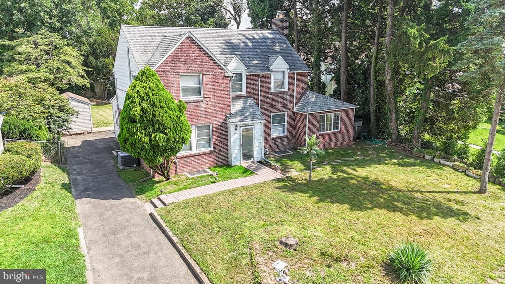 674 Meetinghouse Road photo 1