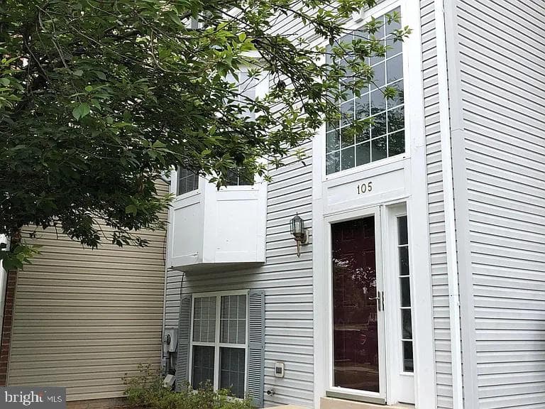 105 Harpers Way photo 1